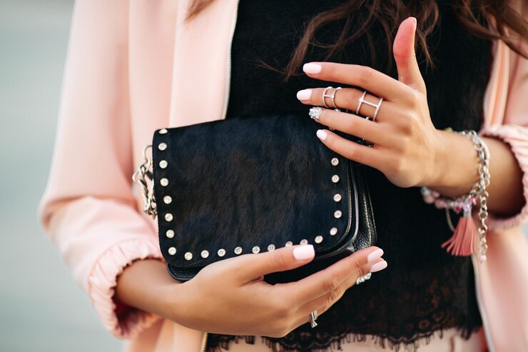 The Ultimate Guide to Choosing the Perfect Clutch for Every Occasion